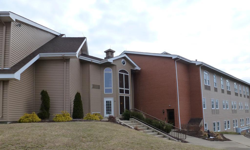 Inn At Mountainview Greensburg Exterior photo